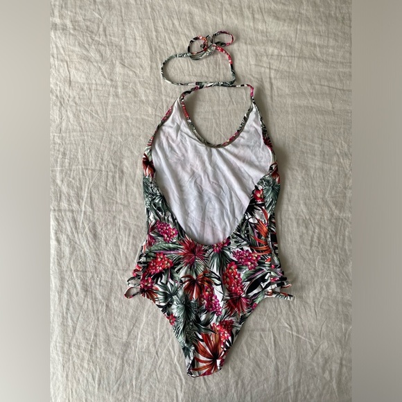 Guess Swimsuit - Picture 2 of 4